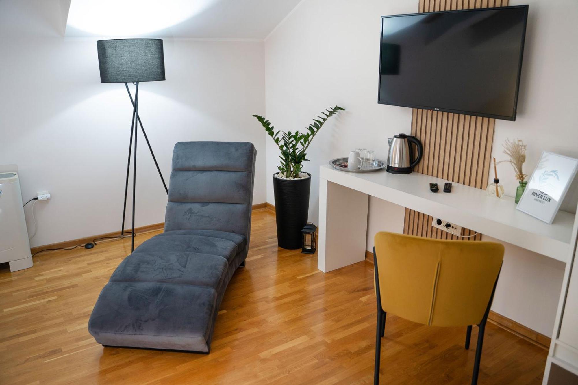Mini Hotel Riverlux Apartments Бачка-Паланка Экстерьер фото