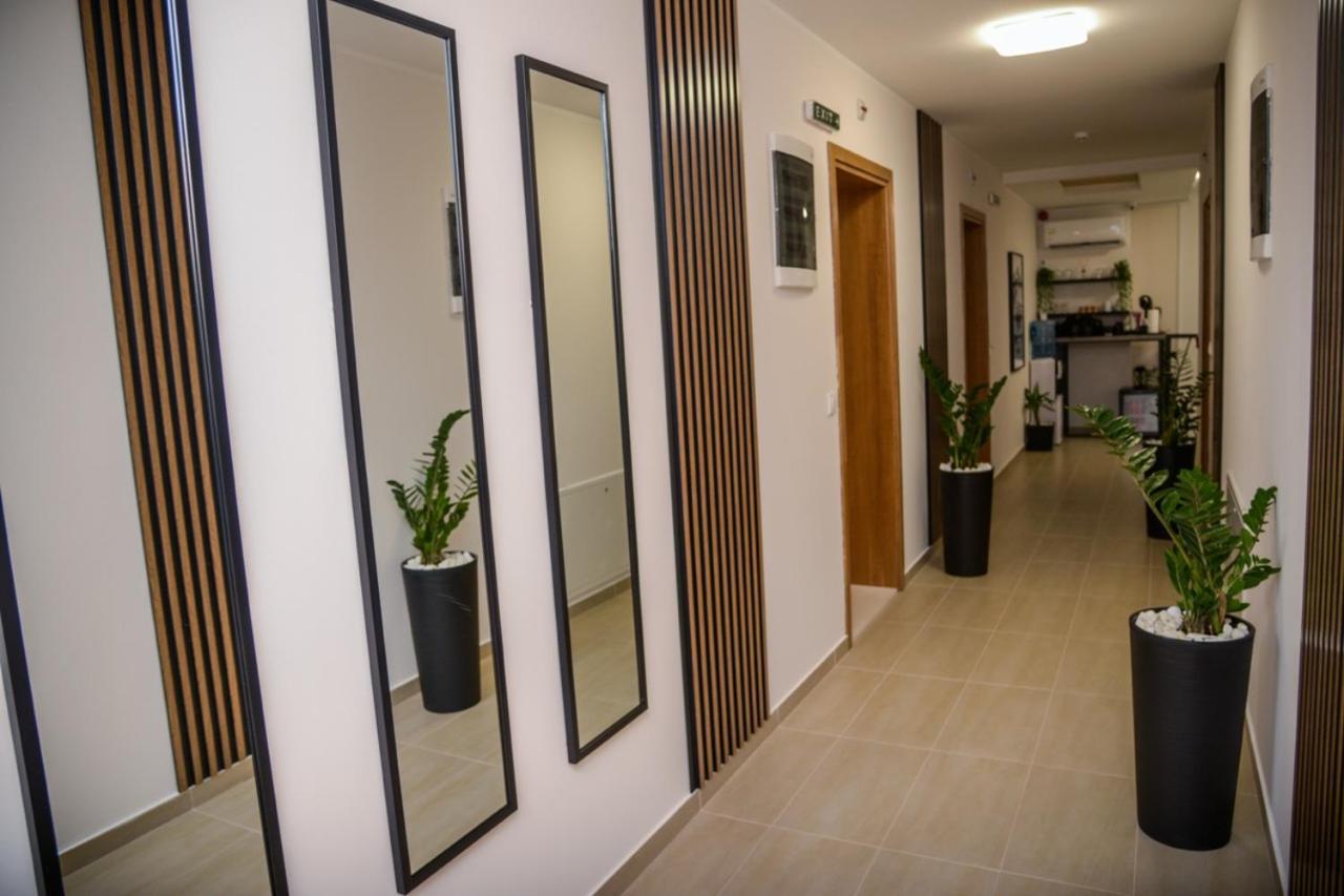Mini Hotel Riverlux Apartments Бачка-Паланка Экстерьер фото